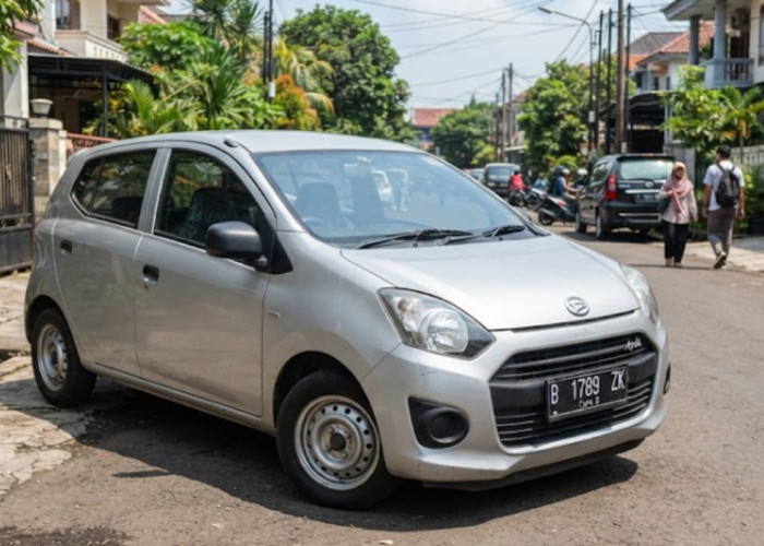 Modal 60 Jutaan Sudah Bisa Bawa Pulang Mobil LCGC Irit! Cek Harga Daihatsu Ayla 2015 Bekas Tipe D