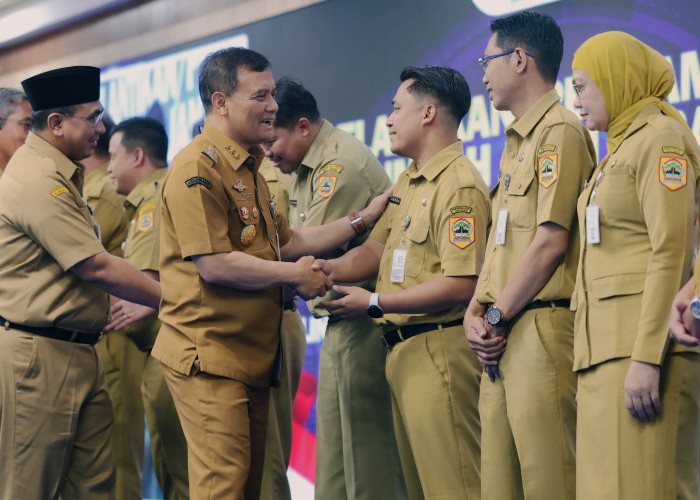 Lantik 22 Pejabat Pemprov Jateng, Ahmad Luthfi: Tidak Ada Jasa Titip Jabatan!