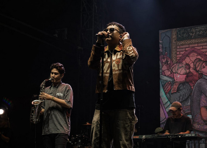 Konser Musik Denny Caknan Hipnotis Puluhan Ribu Warga di Hari Jadi Kabupaten Tegal