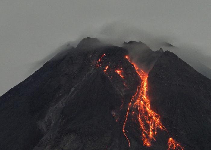 Mitos Penunggu Puncak Gunung Merapi yang Dipercaya Warga Sekitar, Sosoknya Diyakini Nyata Adanya
