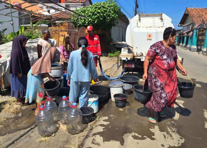 Bencana Tahunan Lereng Slamet: Warga Tegal Harus Jalan 1 Km demi Air Bersih