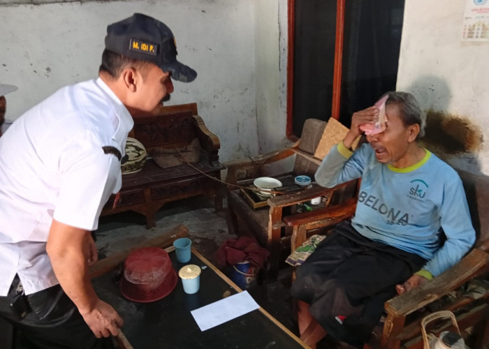 Pastikan Tepat Sasaran, Penyaluran BLT DD di Sisalam Brebes Door to Door ke Penerima Manfaat
