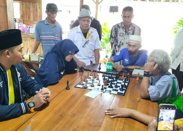  82 Peserta Ikut Turnamen Catur di Kabupaten Tegal, Wakil Ketua Komisi IV Singgung Sekolah Gratis 