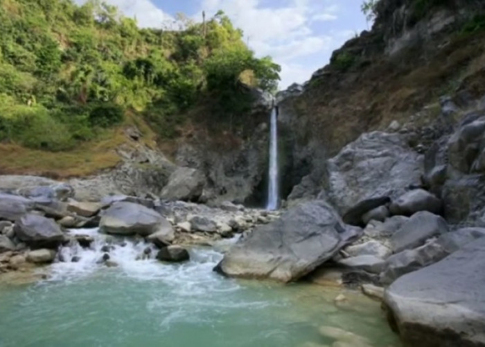 Mitos Air Terjun Mayung Putek yang Dikaitkan Sosok Rusa Putih Misterius