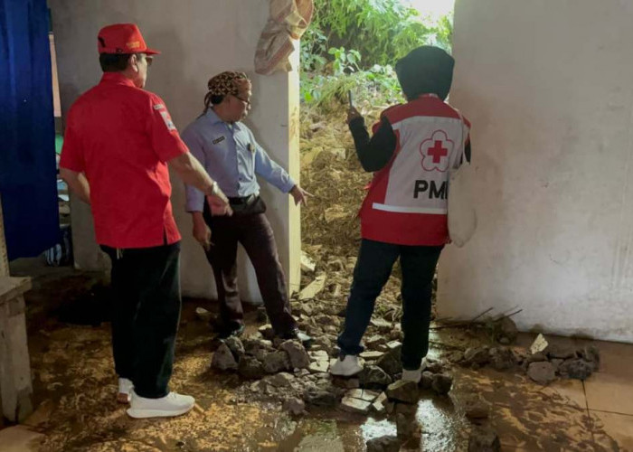 Longsor di Bojong dan Bumijawa Tegal, Lansia Tertimpa Runtuhan Tanah