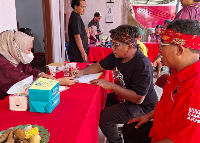 Bantu Penuhi Kebutuhan Darah di Tegal, Anggota DPRD Fraksi PDI Perjuangan Ikuti Kegiatan Donor