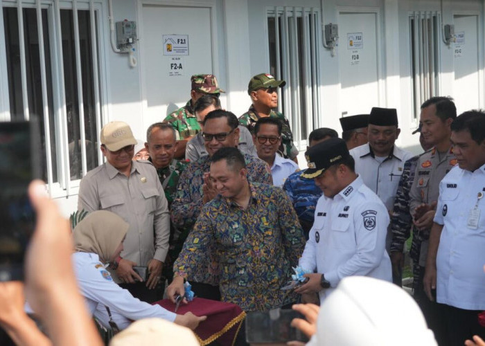 Hadiri Peresmian 456 Unit Huntara Padasari, Wakil Ketua DPRD Kab. Tegal Apresiasi Negara Hadir untuk Korban 