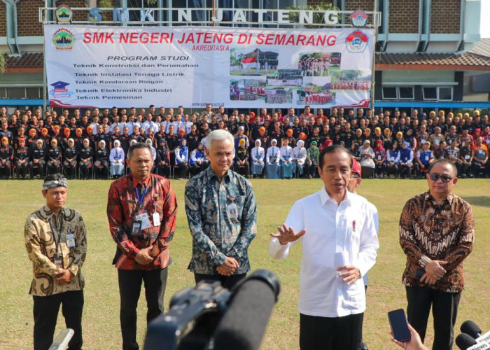 Jokowi Kagum Sekolah Gratis SMKN Jawa Tengah Rintisan Ganjar: Saya Akan Perintahkan Mendikbud Perluas