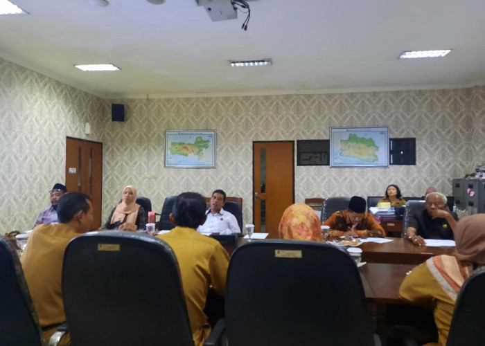 DPRD Kota Tegal Gelar Rapat dengan Tim Asistensi Pemkot Terkait Pembahasan Raperda Masa Persidangan II 2024