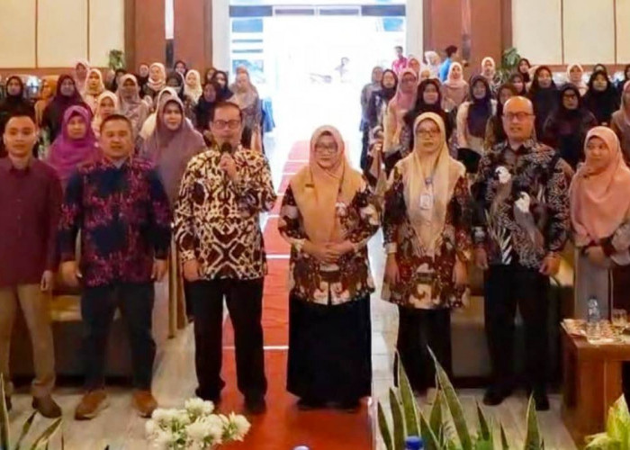 Mencegah Resistensi Antibiotik, Ratusan Apoteker di Tegal Ikuti Bimtek Mutu Pelayanan