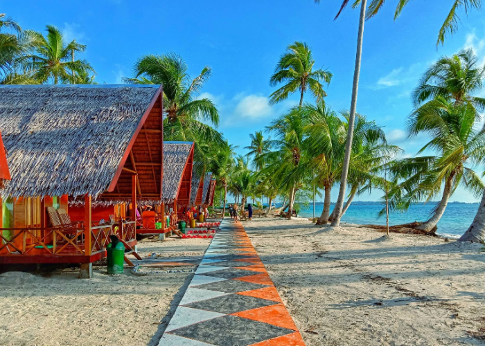 7 Spot Foto Pantai Terbaik di Jepara 2025, Postingan Instagram Auto Banyak Like