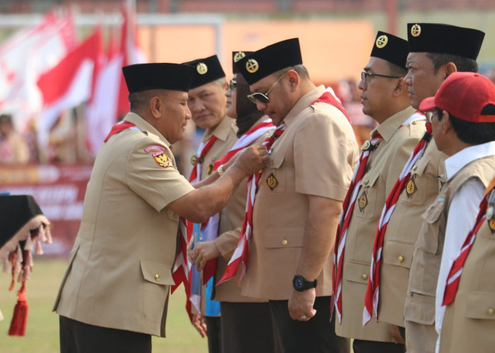 Wali Kota Tegal dan Sekda Terima Lencana Darma Bakti Pramuka