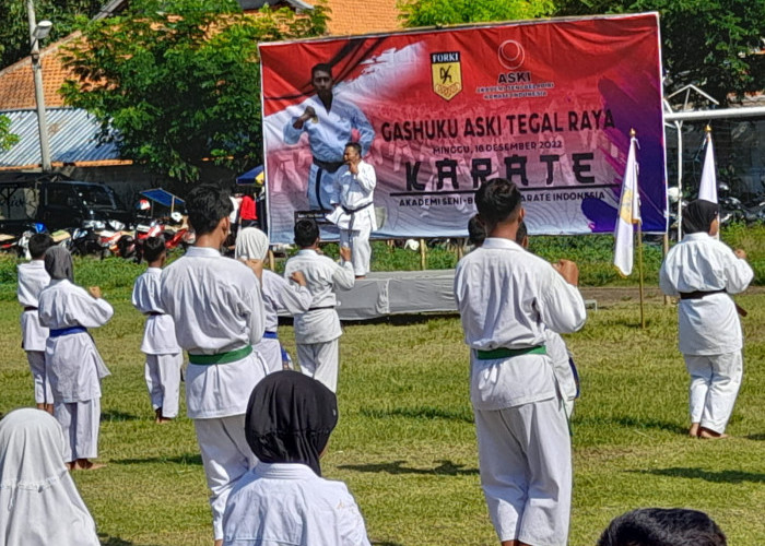 Hadapi Ujian, 400 Karateka Latihan Bersama di Lapangan Wisanggeni Tegal