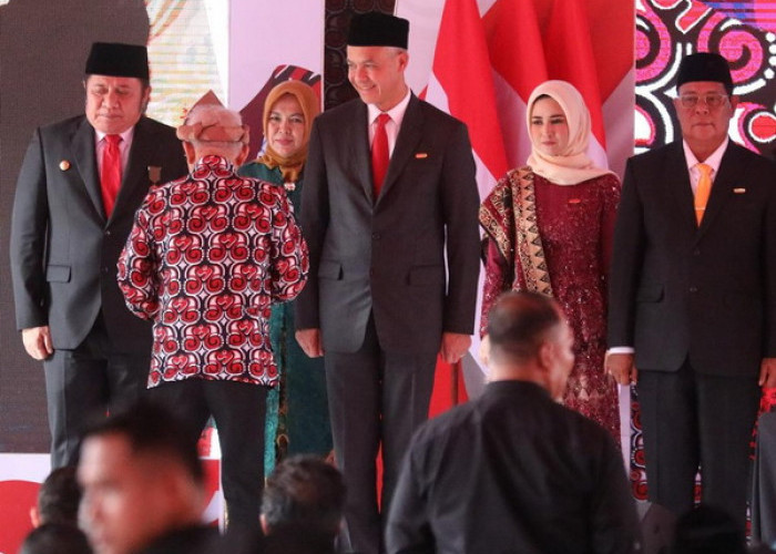 Setelah Sang Istri Siti Atikoh Terima Penghargaan, Giliran Gubernur Ganjar Dapat Hadiah dari BKKBN 
