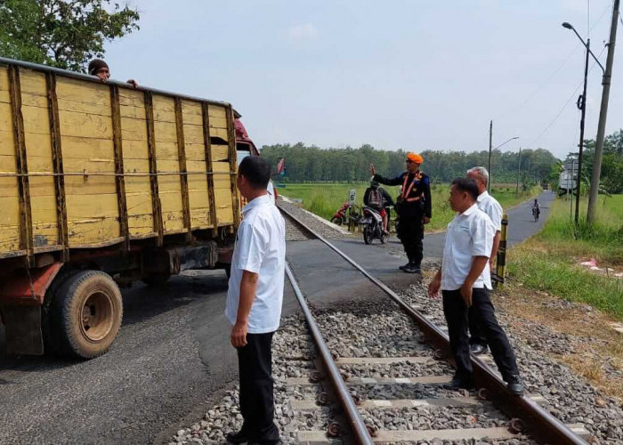 Jalur Perlintasan KA Balapulang Tegal Rawan Kecelakaan, DPRD Bilang Begini