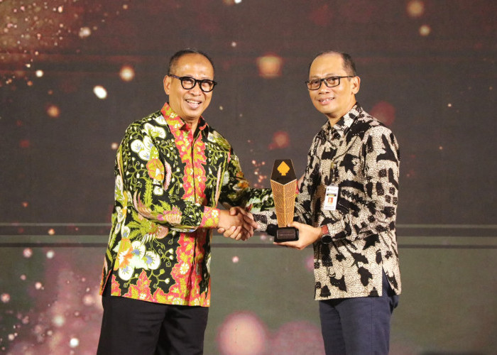 Sumanto Raih Penghargaan Inisiator Merawat Pertiwi Lewat Aksi Jogo Kali