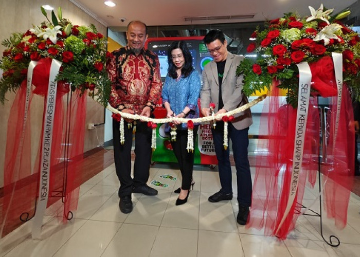 Resmikan Mesin RVM di Plaza Indonesia, Aksi Nyata Sharp Kurangi Sampah Plastik