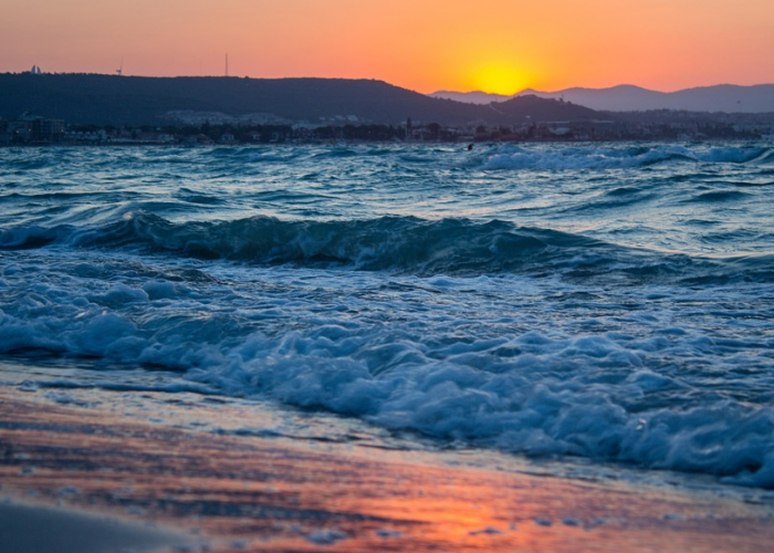 7 Spot Sunset Eksotis di Semarang yang Wajib Dikunjungi, dari Pantai hingga Bukit