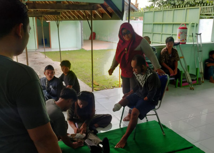 Penerima Bantuan Kaki Palsu dari Dinsos Kabupaten Tegal Kecewa : Baru Dipakai Langsung Pecah