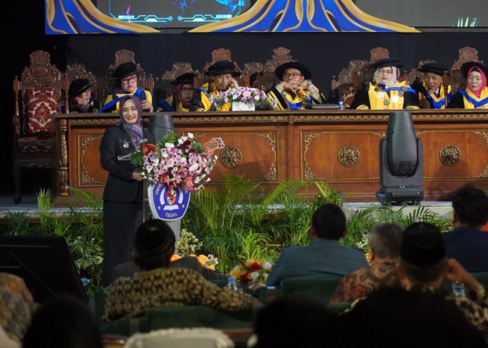 Hadiri Wisuda UPS Tegal, Wakil Wali Kota Tegal: Menuntut Ilmu Adalah Perjalanan Tanpa Henti