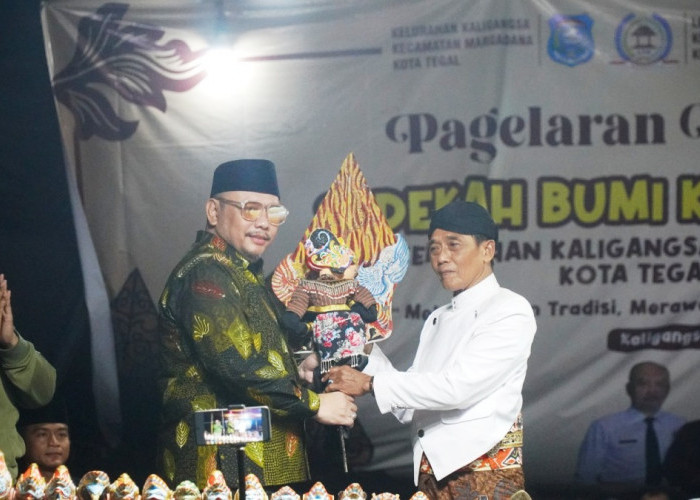 Sarat Gotong Royong, Warga Lestarikan Sedekah Bumi Kaligangsa Tegal