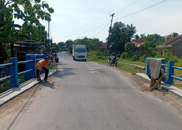 DPU Tinjau Jembatan Berlubang di Luwungbata-Tanjung