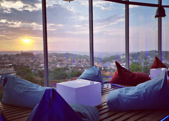 Rekomendasi Restoran di Semarang dengan Pemandangan Kota yang Memukau