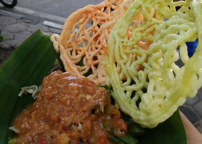 Rujak Teplak Khas Tegal, Legenda Kuliner Sejak Zaman Belanda yang Bikin Ketagihan!