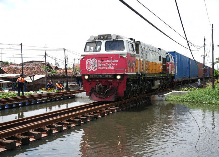 Jalur Pekalongan-Sragi yang Terendam Banjir Terus Dinormalisasi, PT KAI: Tak Ada Pembatalan Perjalanan Kereta