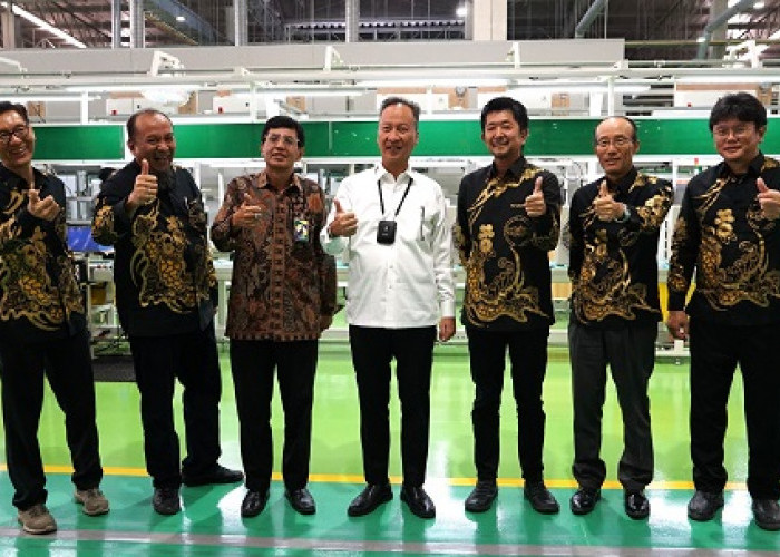 Menteri Perindustrian Kunjungi Pabrik AC Sharp Indonesia di Kawasan Industri KIIC