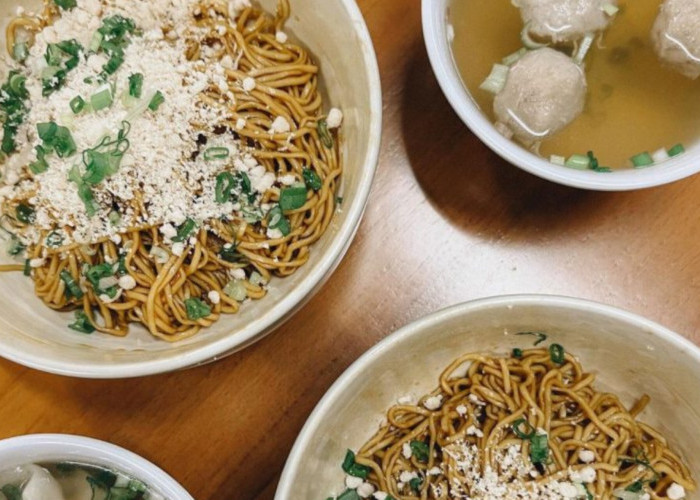 Top 5 Mie Yamin Paling Enak di Bandung, Teksturnya Kenyal dan Bumbunya Bikin Nagih!  