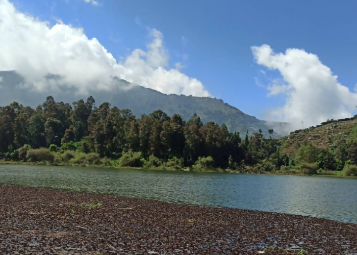 Penat Auto Hilang, 7 Wisata Telaga di Jawa Tengah dengan Air Super Jernih yang Cocok untuk Healing Hemat