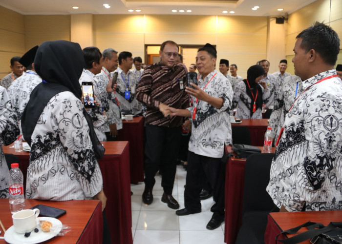 Wali Kota Tegal Hadiri Pelatihan Literasi Digital Peringatan HUT PGRI