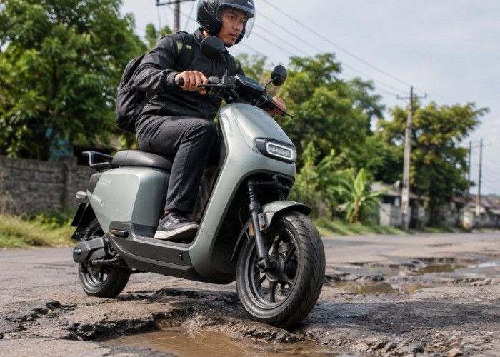 Awas Ban Bocor! Ini Pilihan Sepeda Listrik Tangguh di Jalan Berlubang