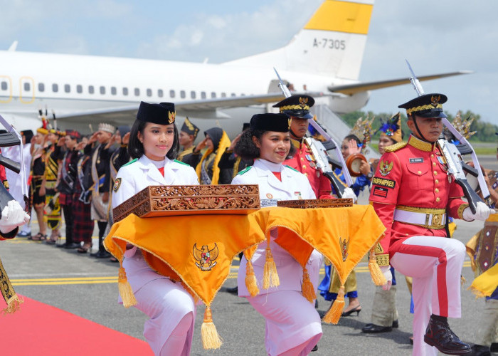 Catat Sejarah, Duplikat Bendera Pusaka dari Jakarta Akhirnya Tiba di Istana IKN untuk Pertama Kali 