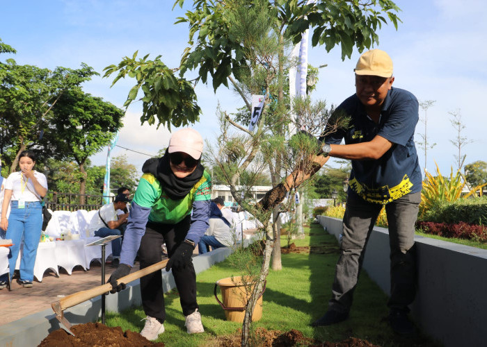 Wakil Wali Kota Tegal Ikuti Tanam Pohon dan Ladies Program di Surabaya