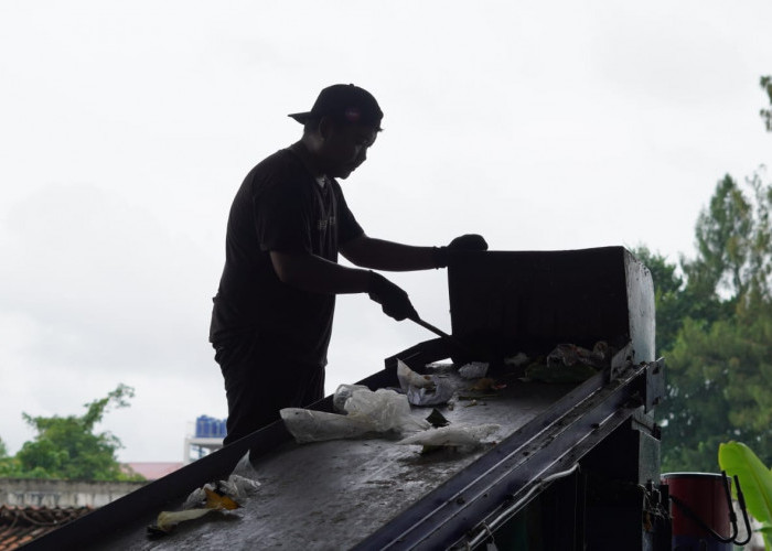 Kemampuan 5-7 Ton Per Hari, Kinerja Mesin Pengolah Sampah di TPS 3R Disorot Komisi III DPRD Kota Tegal