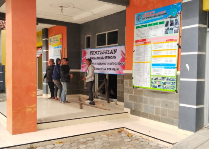 Kantor Desa Sengon Brebes Disegel Warga, Pelayanan Dipindah di Kecamatan