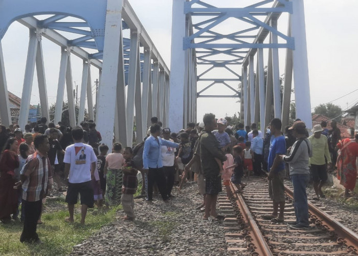 Meleng Saat Menyeberang, Nenek di Brebes Tertabrak KA Argo Cirebon di Bulakamba