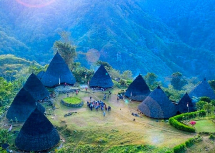 Mengagumkan! Ini Pesona Desa Wae Rebo yang Memiliki Keindahan Bagai di Atas Awan 