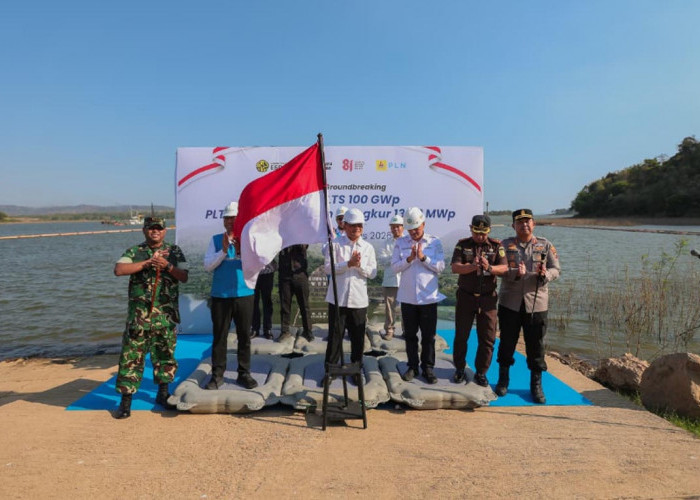 PLTS Terapung Gajah Mungkur Senilai Rp1,6 T Mulai Dibangun, Target Operasi 2027