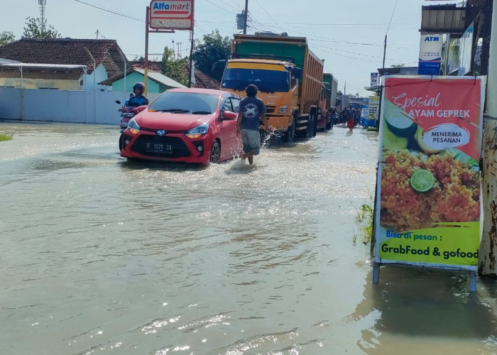 BREAKINGNEWS! Sungai Cisanggarung Brebes Meluap, 8 Desa Tergenang Banjir Limpasan