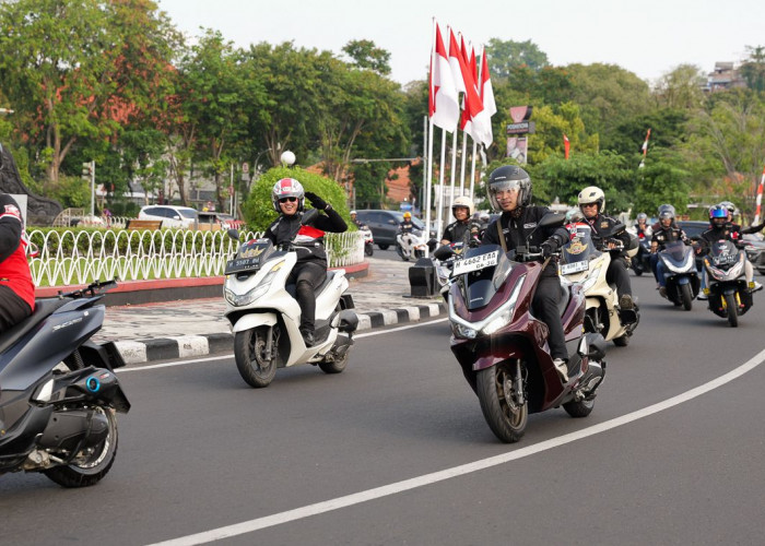 Konvoy Merdeka Merah Putih, 45 Pengendara Honda PCX Kelilingi Kota Semarang 