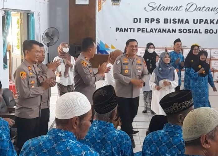 Polwan Pemalang Gelontor Bantuan dan Hibur Lansia Penghuni Rumah Pelayanan Sosial Bisma Upakara