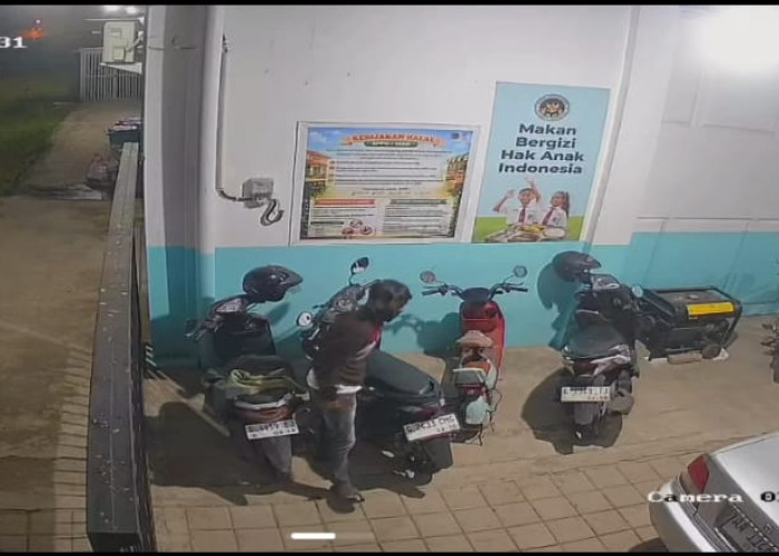 Apes! Motor Relawan SPPG di Bumiayu Brebes Digasak Maling, Aksinya Terekam CCTV