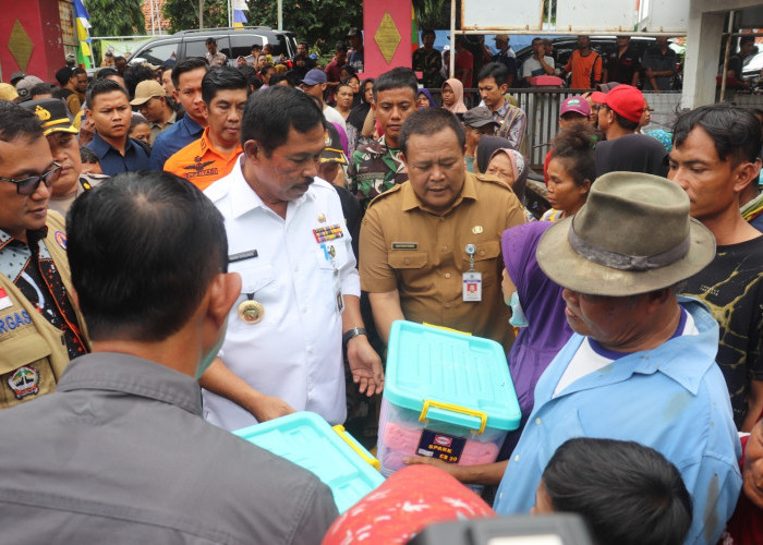 Pj Gubernur Jateng Cek Kondisi Banjir di Brebes