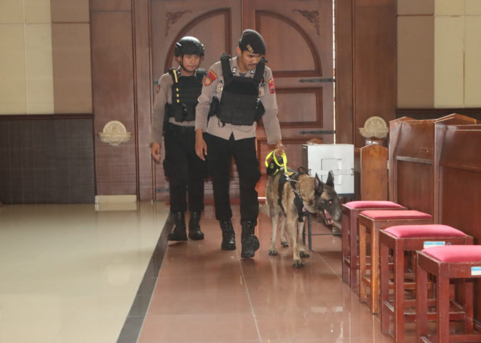 Jelang Kenaikan Isa Almasih, Polisi Sterilisasi Gereja di Tegal
