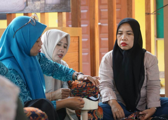 Upaya Desa Tembok Luwung Hidupkan Kembali Iket Bebed Khas Tegal