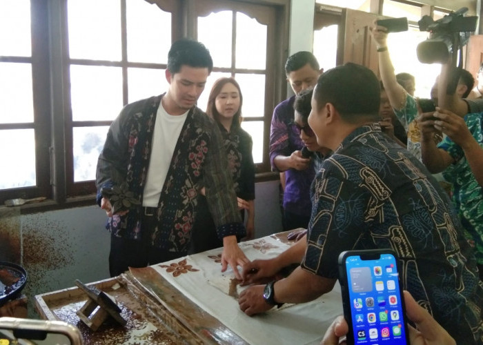 Kunjungi Rumah Belajar Batik Pemalang, Morgan Oey Takjub Orang Berkebutuhan Khusus Terampil Membatik  