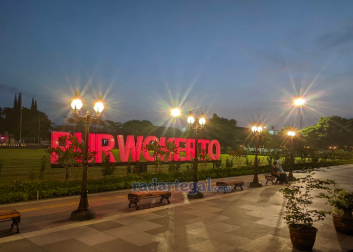 Pesona Wisata Malam di Alun-alun Purwokerto: Kuliner, Hiburan, dan Spot Foto Instagramable